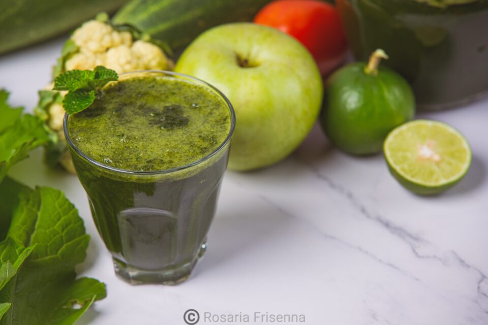 Alt="frullato verde alla menta"