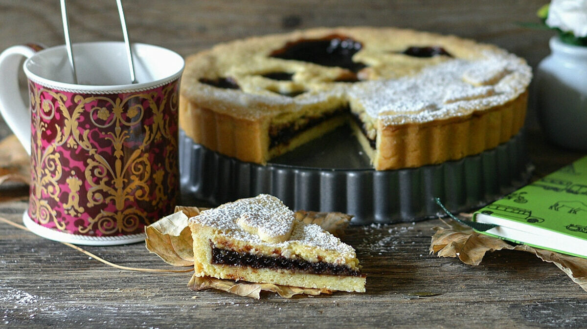 crostata con marmellata di ciliegie