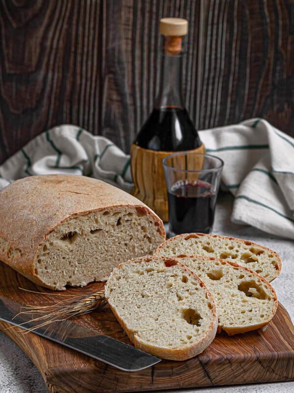 Pane con lievito madre essiccato. Facile e delizioso.