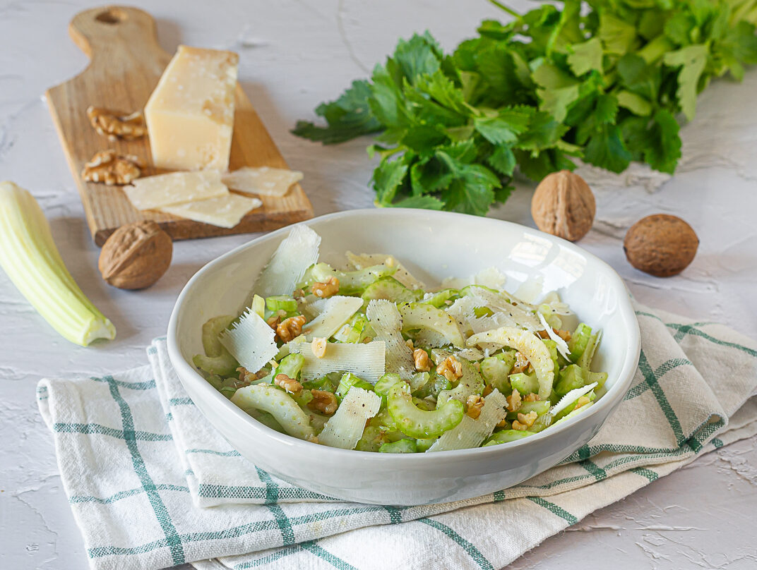 insalata di sedano noci e parmigiano