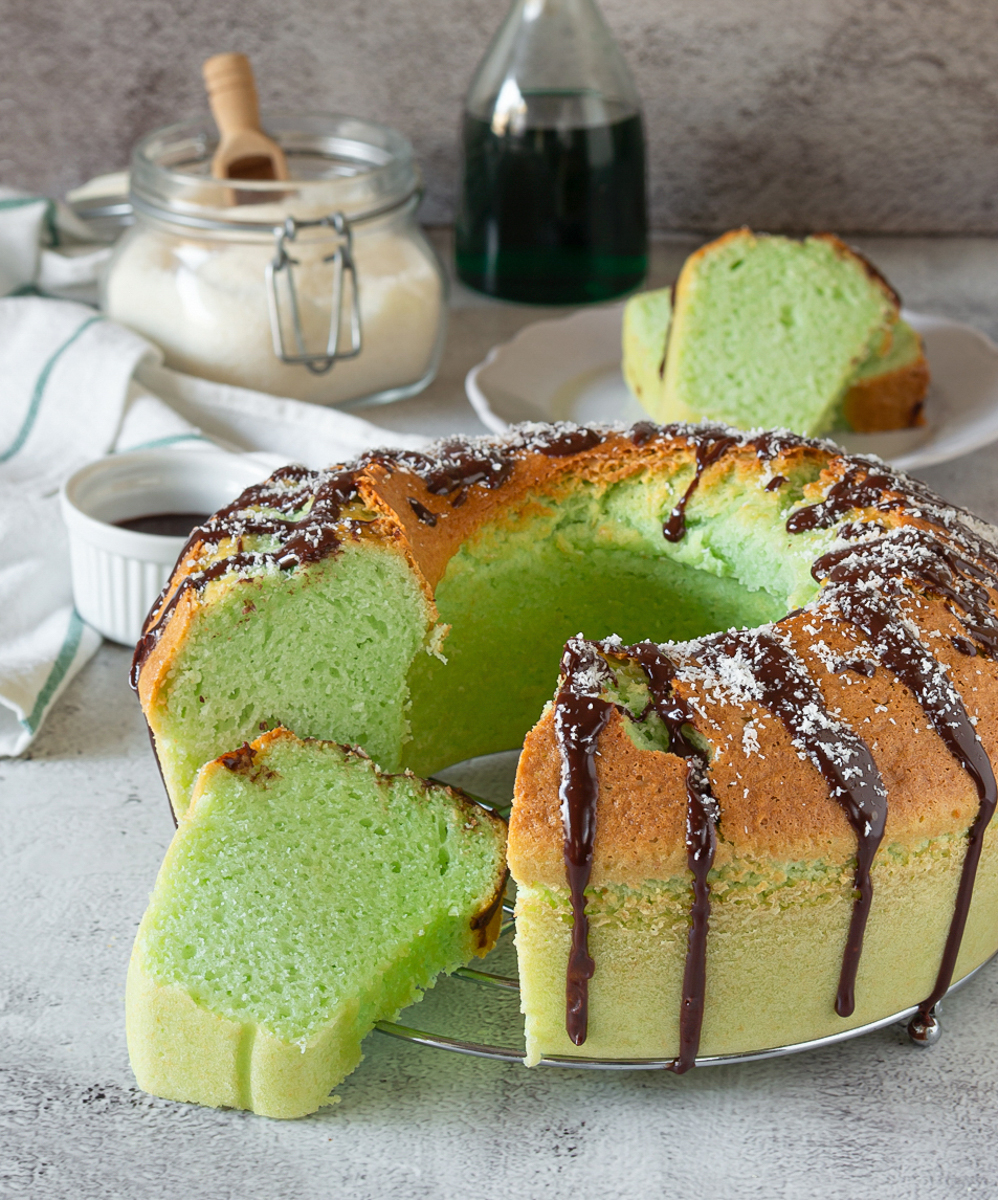 ciambellone menta cocco e cioccolato