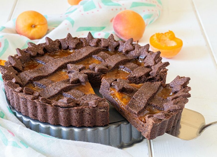 crostata al cacao e albicocche