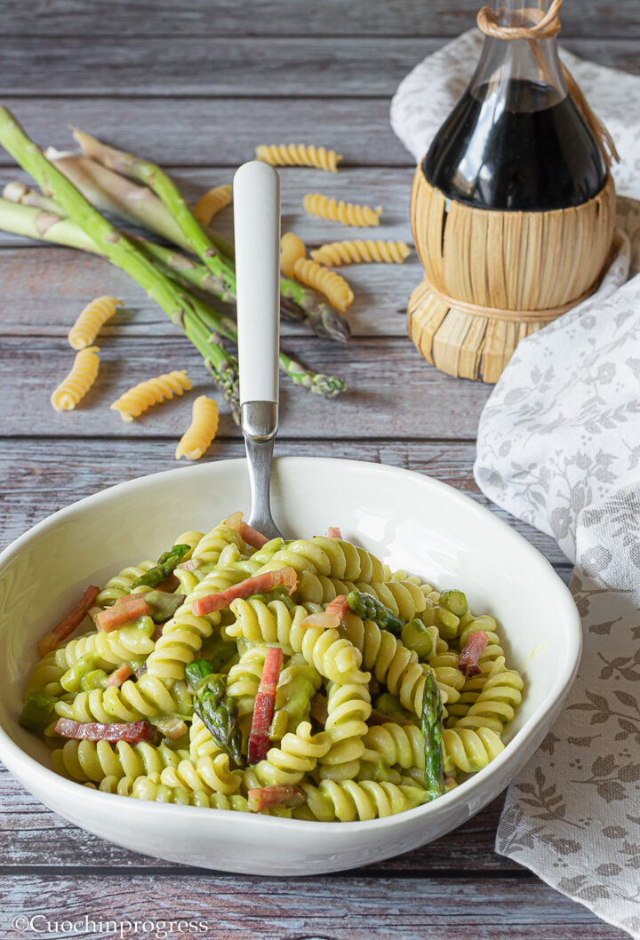pasta con crema di asparagi e speck