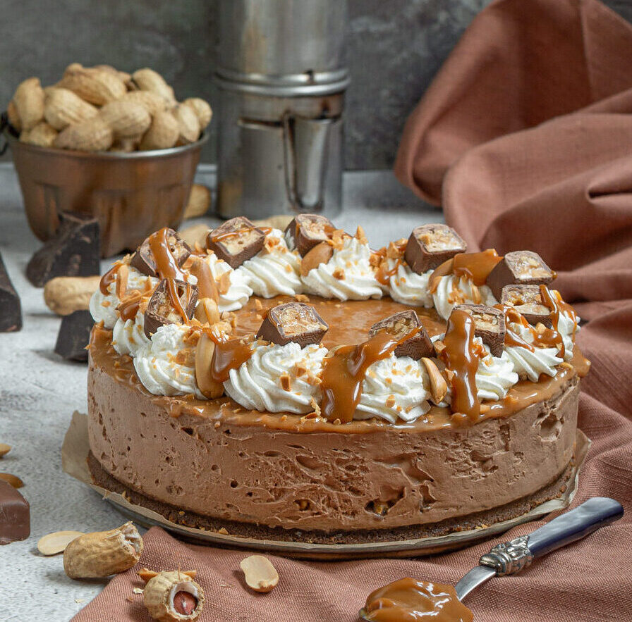 snickers cheesecake