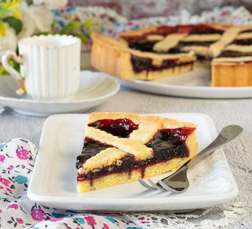 crostata con marmellata di more