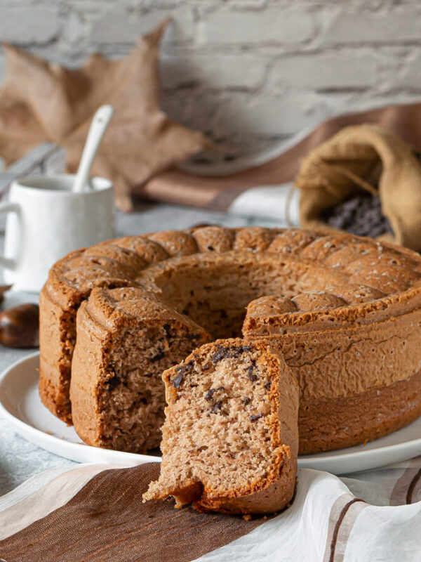 Ciambella con farina di castagne e cioccolato