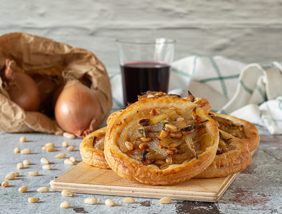 pizzette di sfoglia alle cipolle