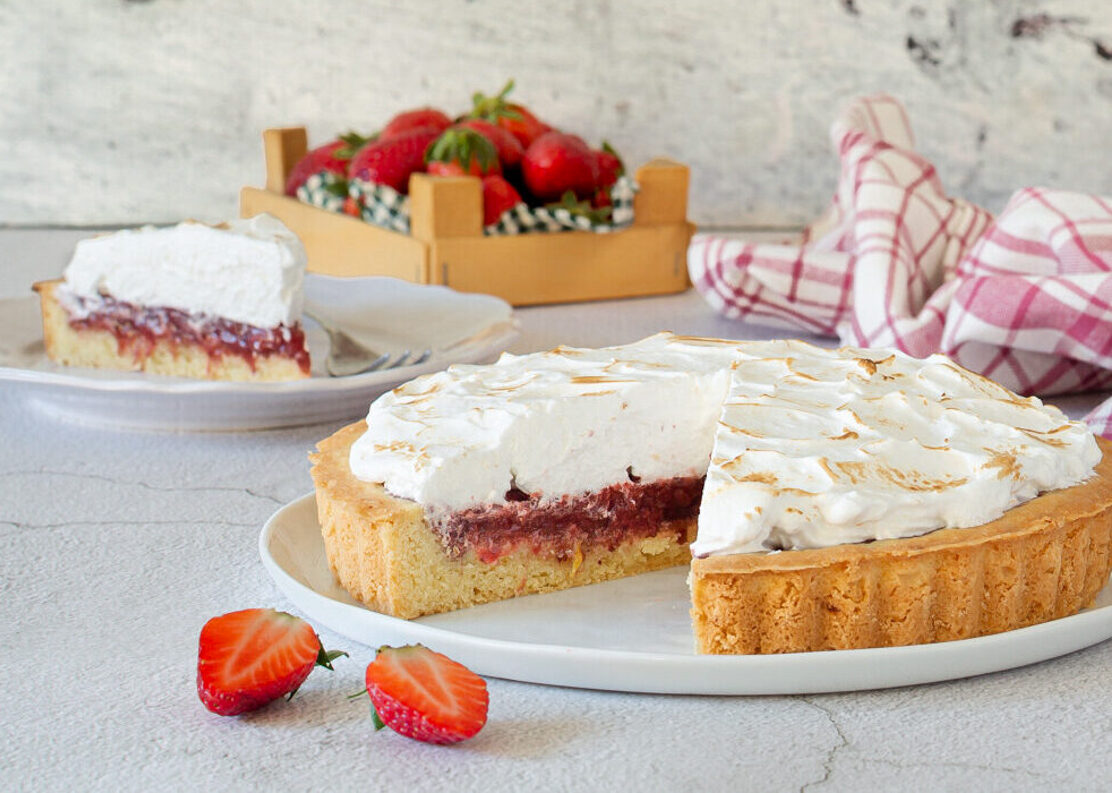 crostata alle fragole meringata