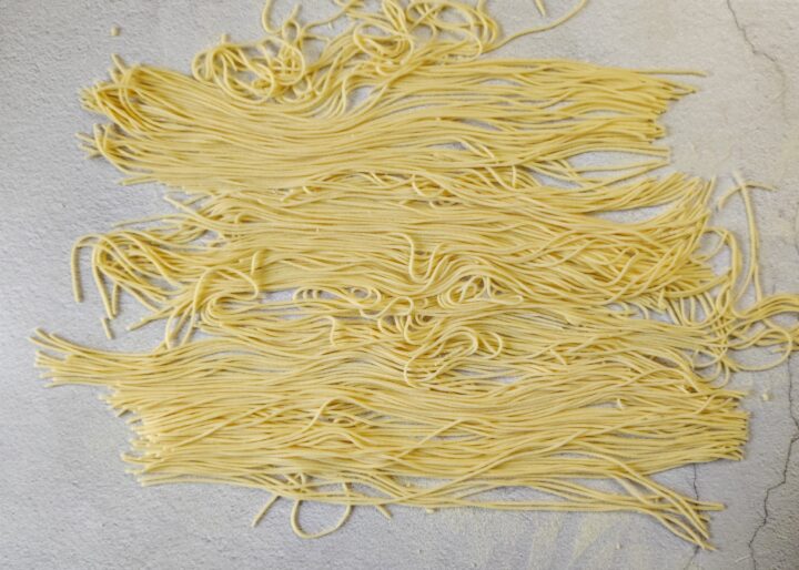 pasta fresca con albumi