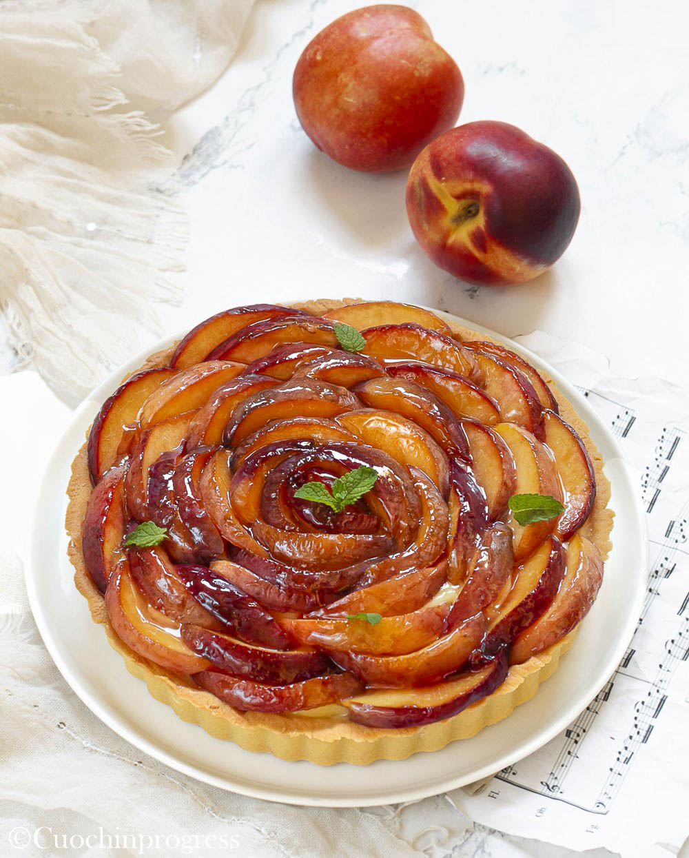 crostata crema pasticcera e pesche