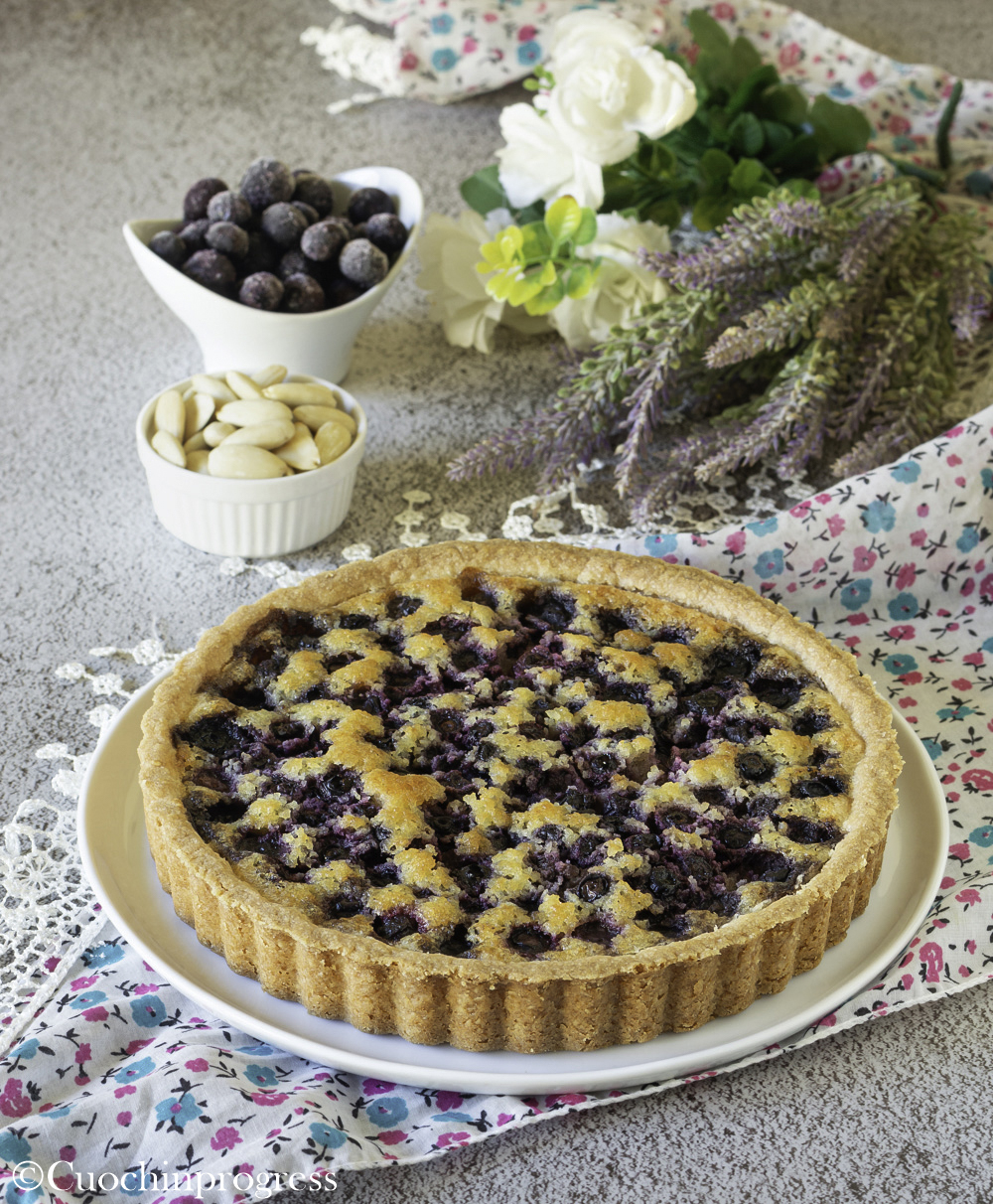 crostata frangipane ai mirtilli