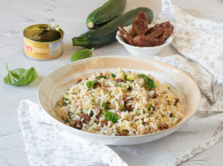 insalata di riso con tonno zucchine