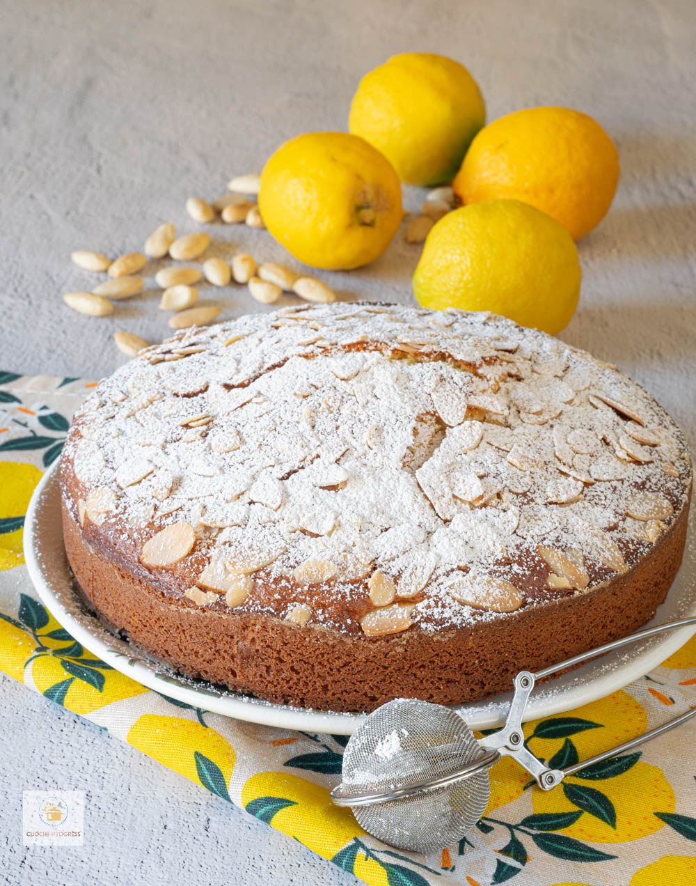 torta allo yogurt greco mandorle e limone