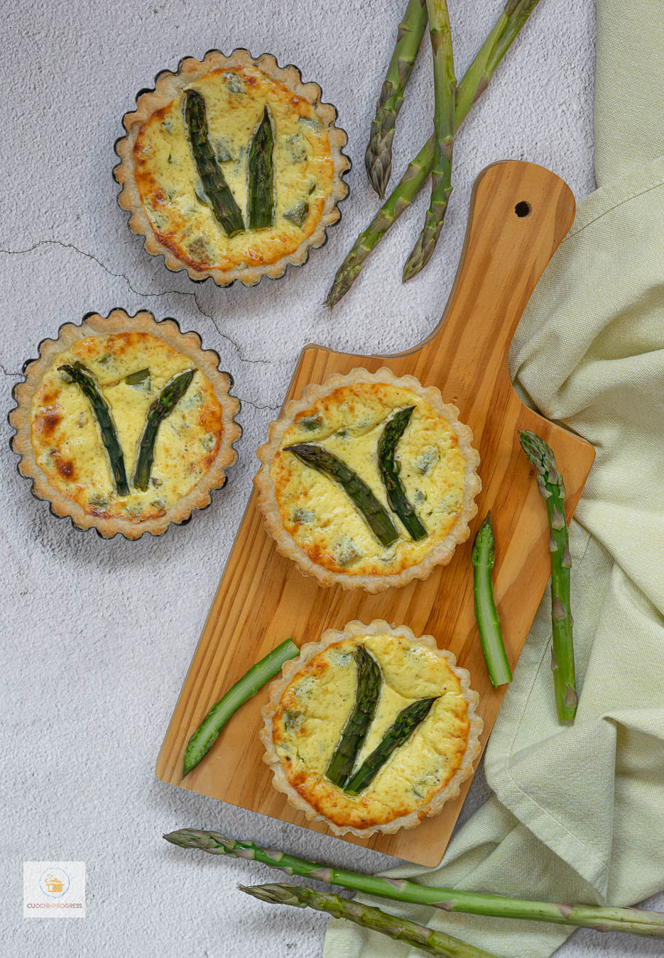 crostatine di sfoglia agli asparagi
