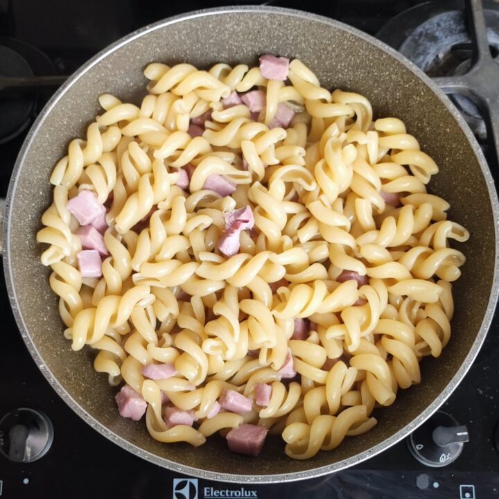 pasta al pesto di rucola e tonno