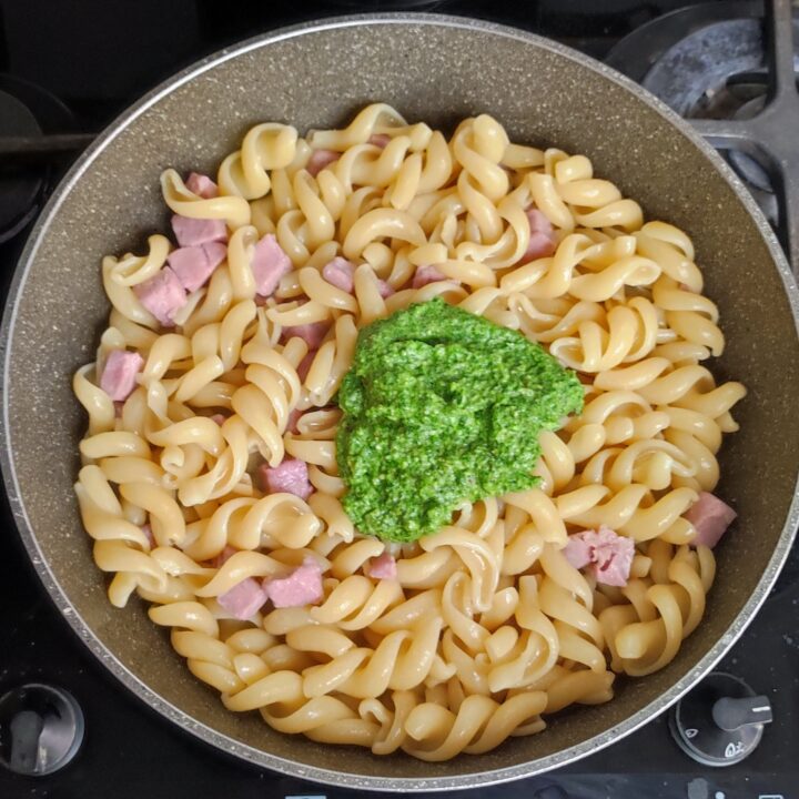 pasta al pesto di rucola e tonno