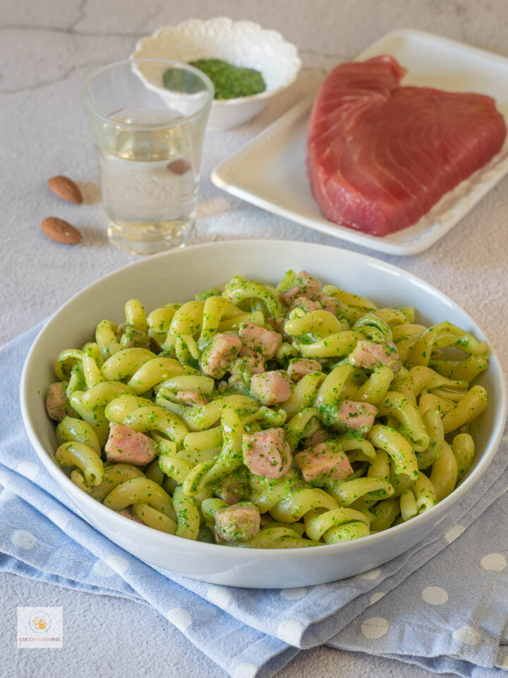 pasta al pesto di rucola e tonno