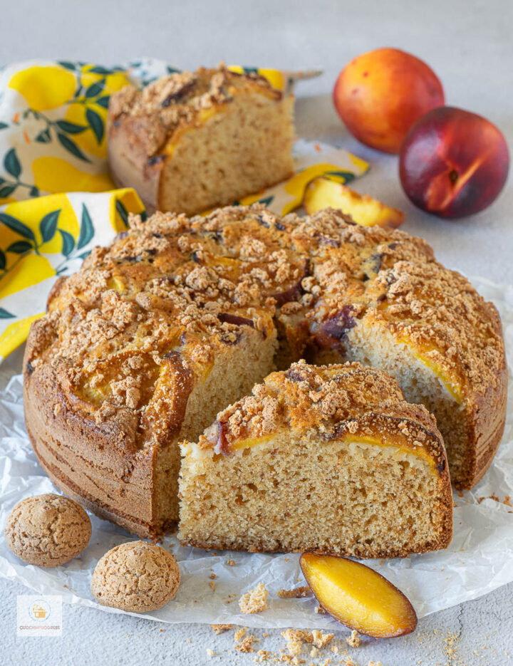 torta di pesche e amaretti