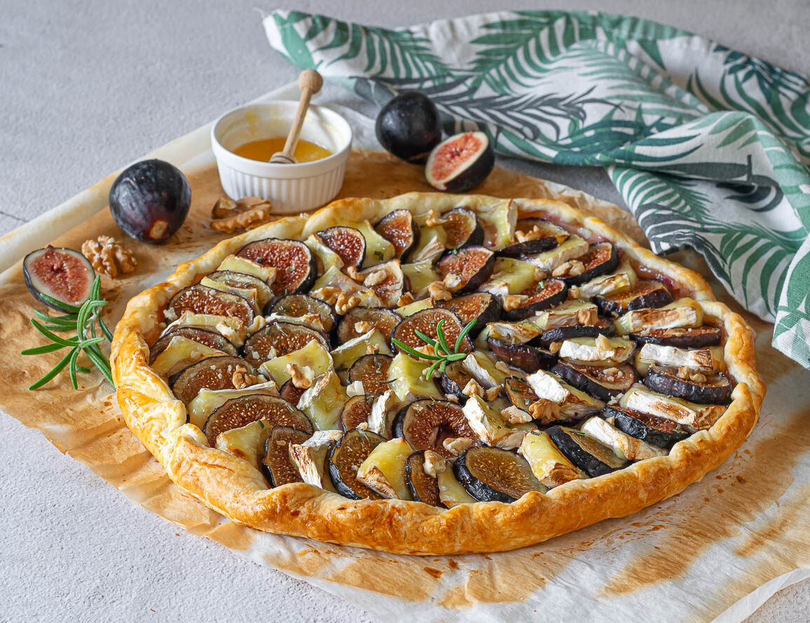 sfoglia con fichi e camembert