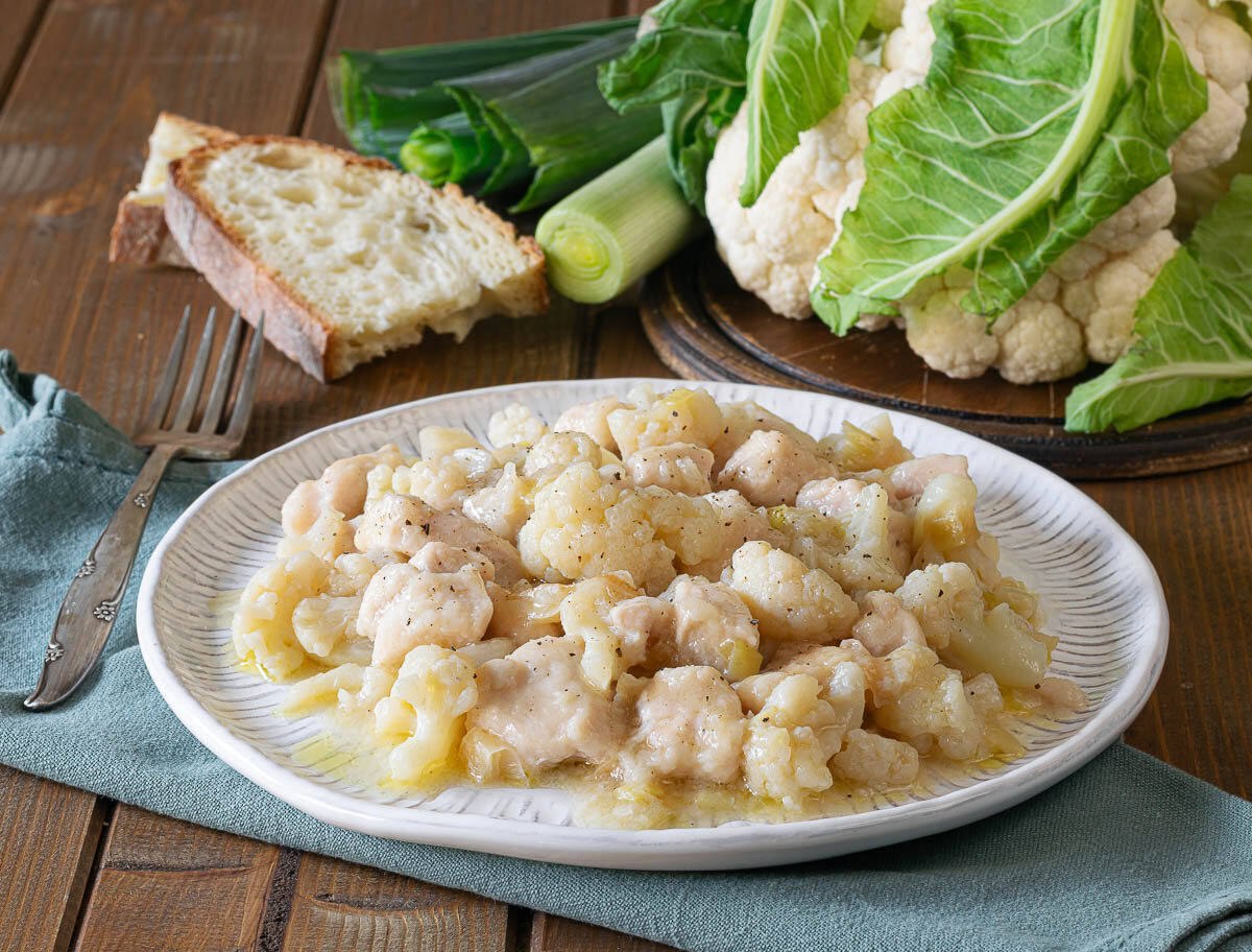pollo con cavolfiore e porro