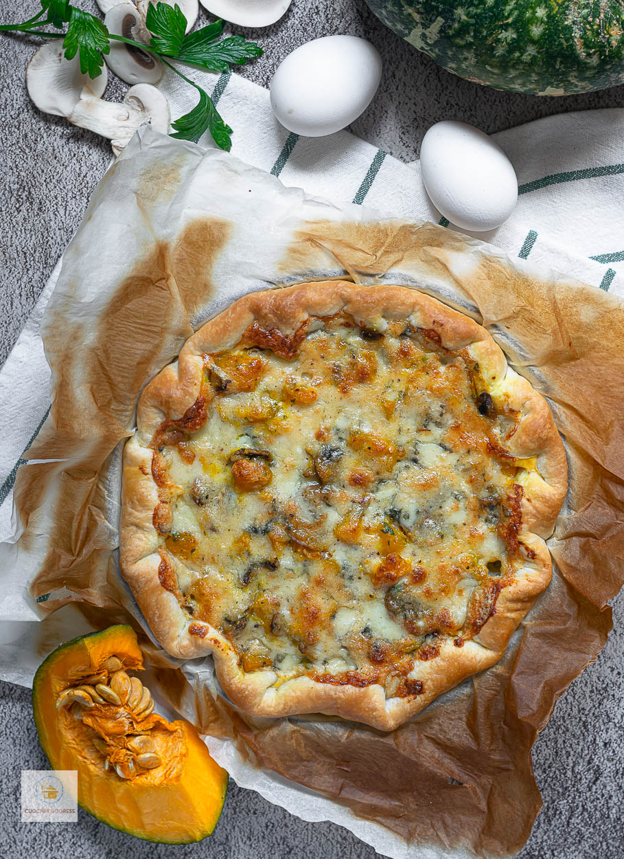 torta salata con zucca e funghi