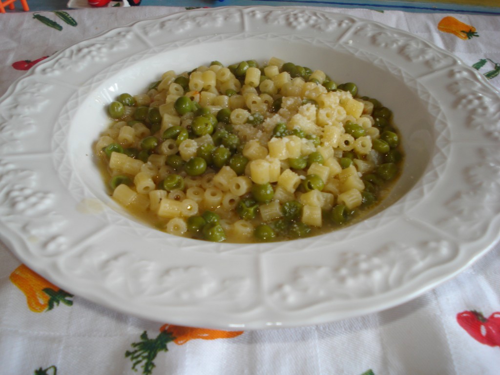 ditalini rigati con piselli e pancetta