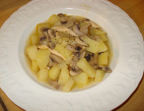 zuppa di patate pollo e funghi champignon