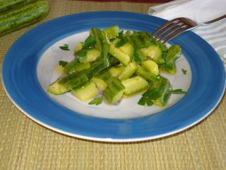 zucchine alla semplice con vinaigrette al balsamico