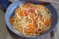 Spaghettoni alla zucca e mortadella croccante