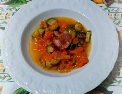 Zuppa di zucca e zucchine al salame napoletano