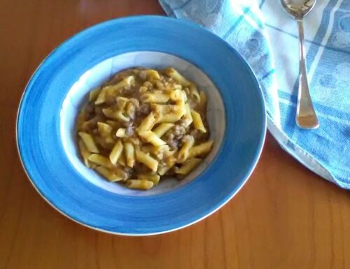 Minestra di pasta con zucca e lenticchie