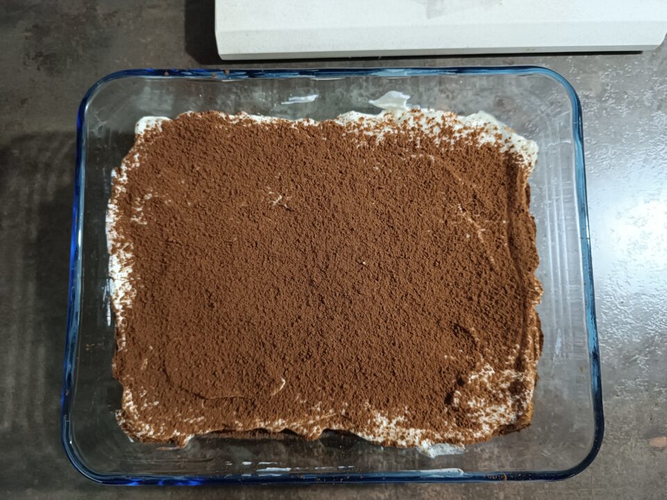 Tiramisù senza uova con panna e mascarpone