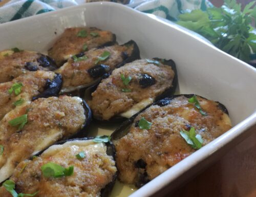 Melanzane ripiene di tonno e scamorza = Eggplant stuffed with tuna and scamorza