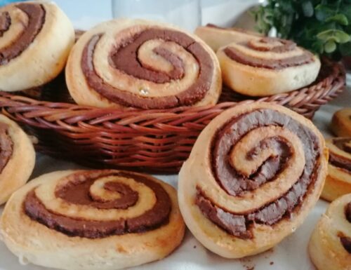 Biscotti alla ricotta e crema spalmabile alle nocciole