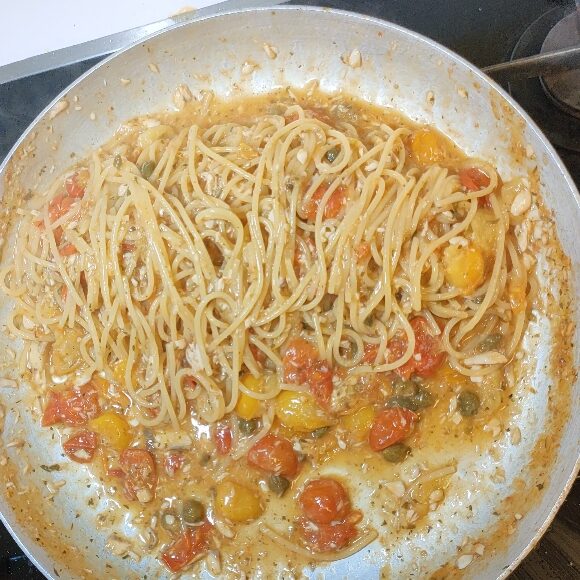 Faccio saltare gli spaghetti 