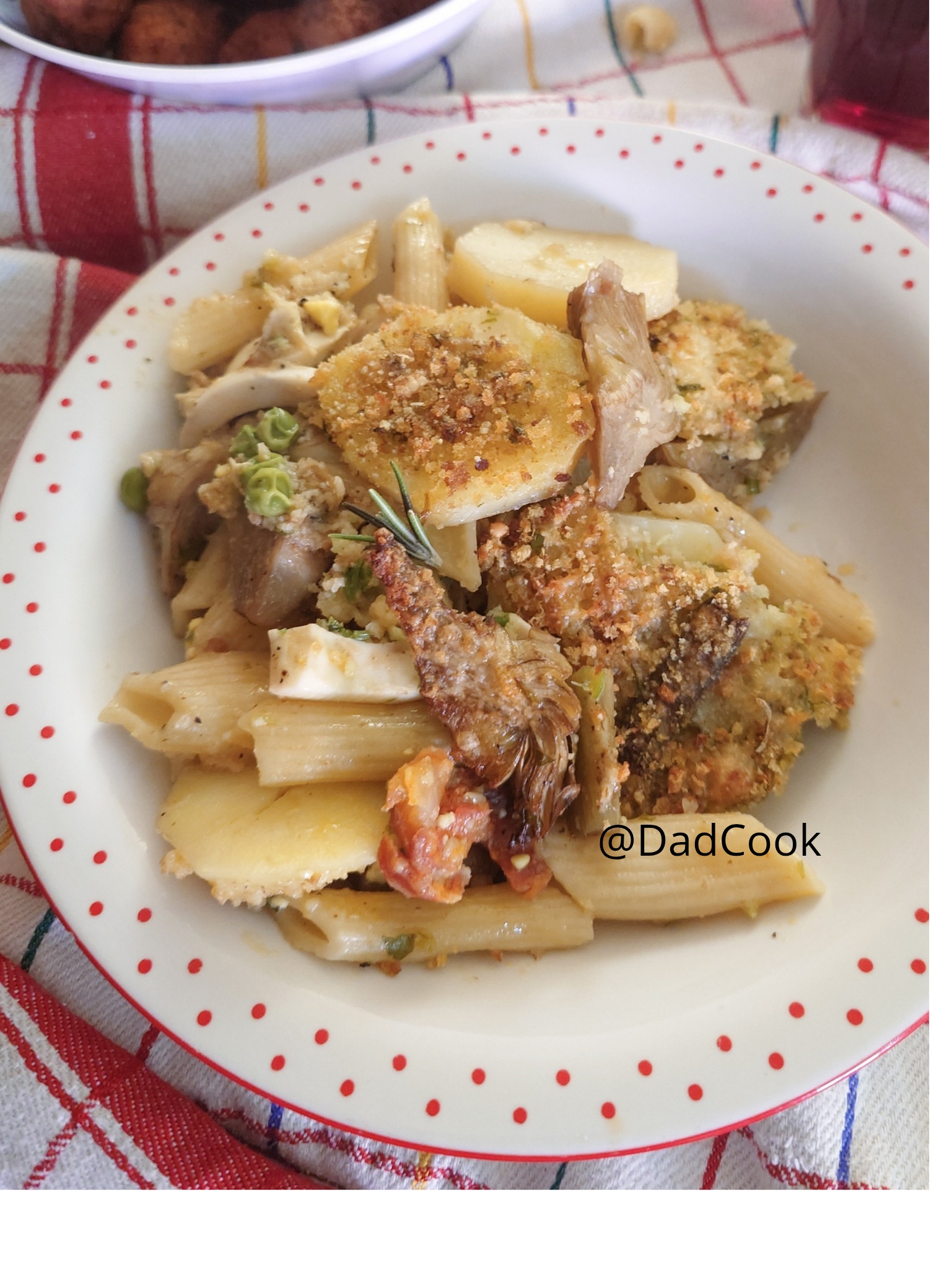 Pasta al Forno con Carciofi e Salsiccia: la Ricetta Furba "Tutto a Crudo