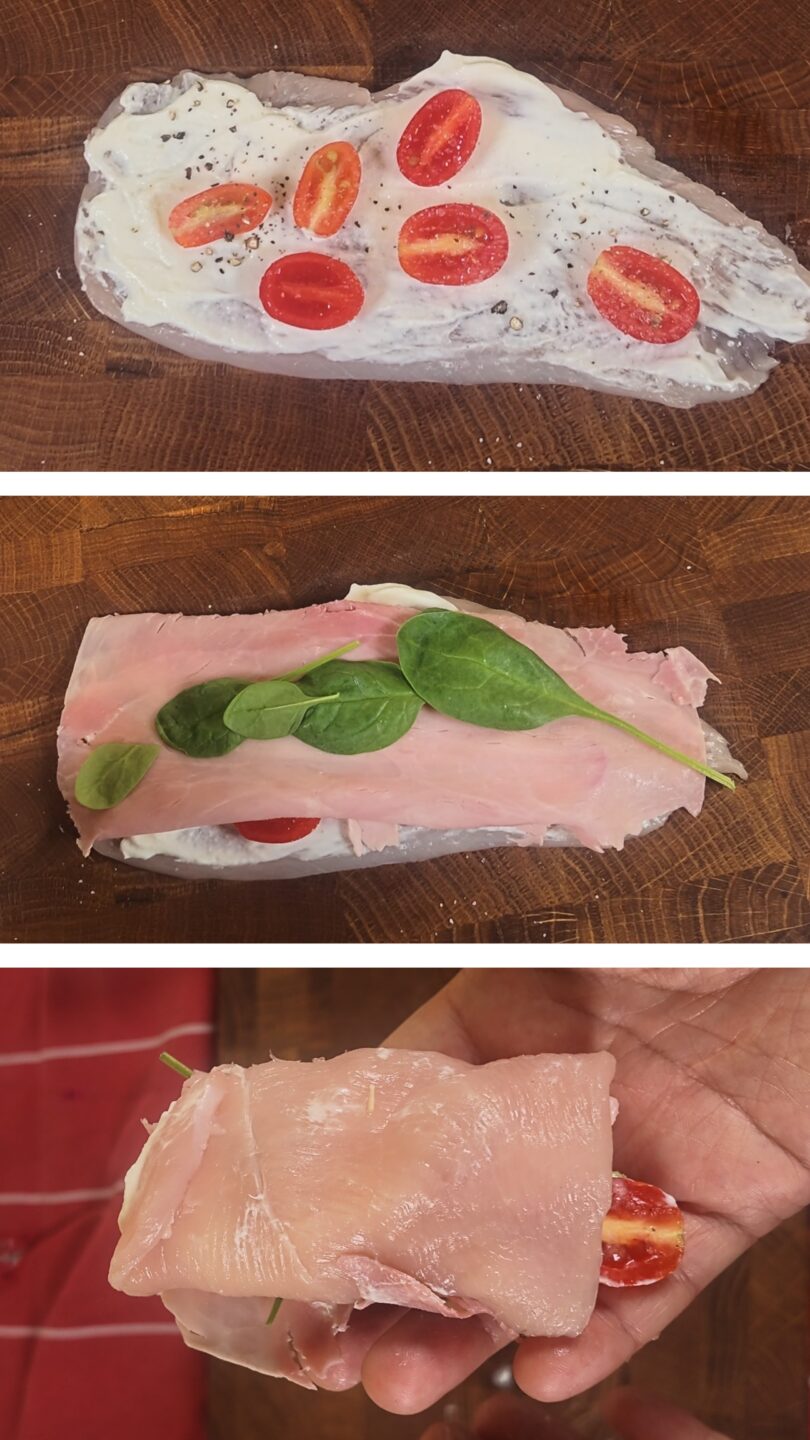 Un collage di tre immagini scattate dall'alto che mostrano i passaggi per preparare gli involtini di pollo ripieni. Dalla fetta di pollo piatta con formaggio spalmabile e pomodorini, all'aggiunta di prosciutto cotto e spinaci, fino all'involtino arrotolato. Lo sfondo è un tavolo di legno rustico.