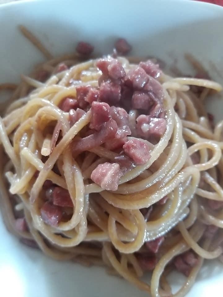 SPAGHETTI AL VINO E PANCETTA Blog di dailariconamoreincucina