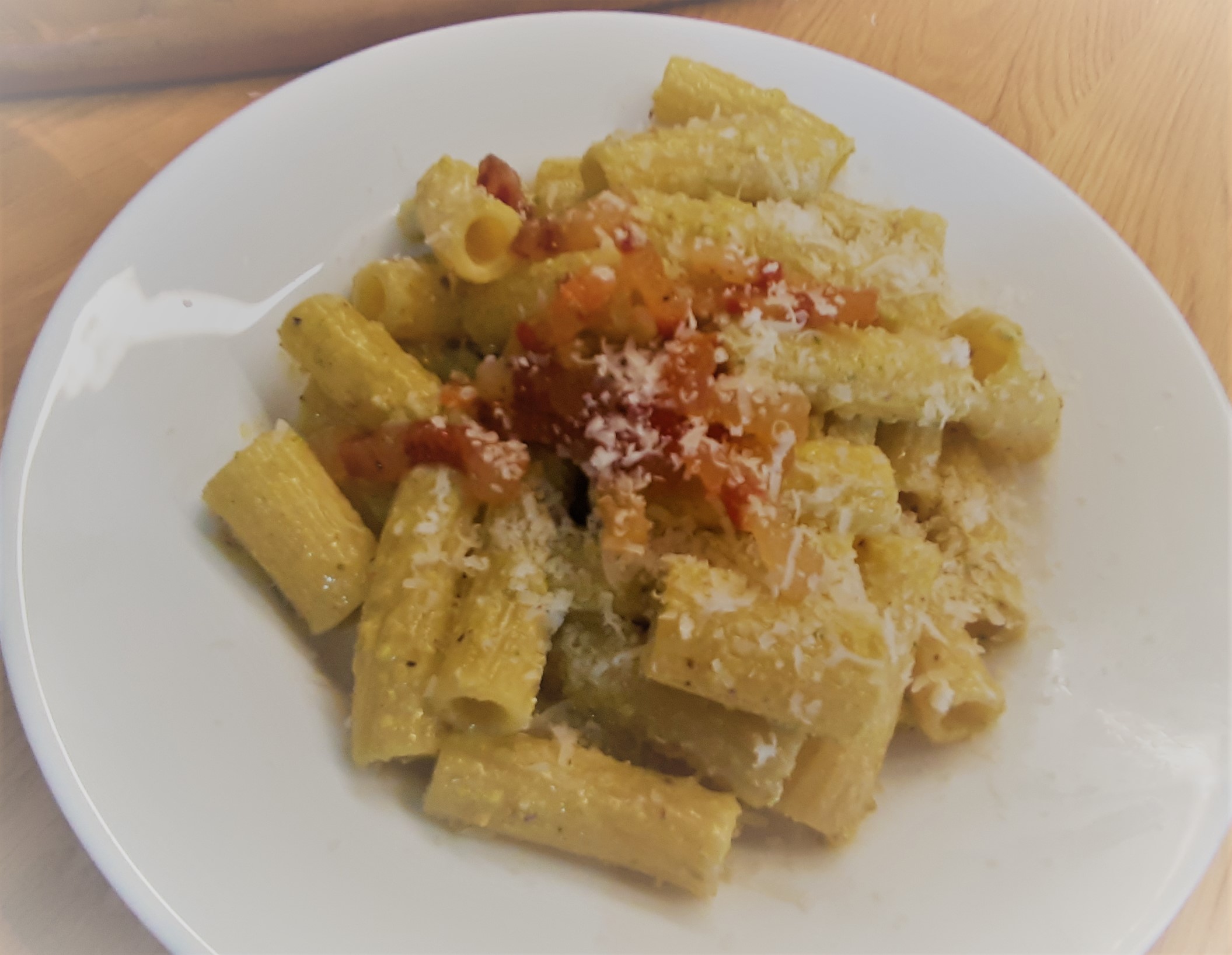 Pasta con pesto di pistacchi e guanciale Blog di Vito Chef Italia