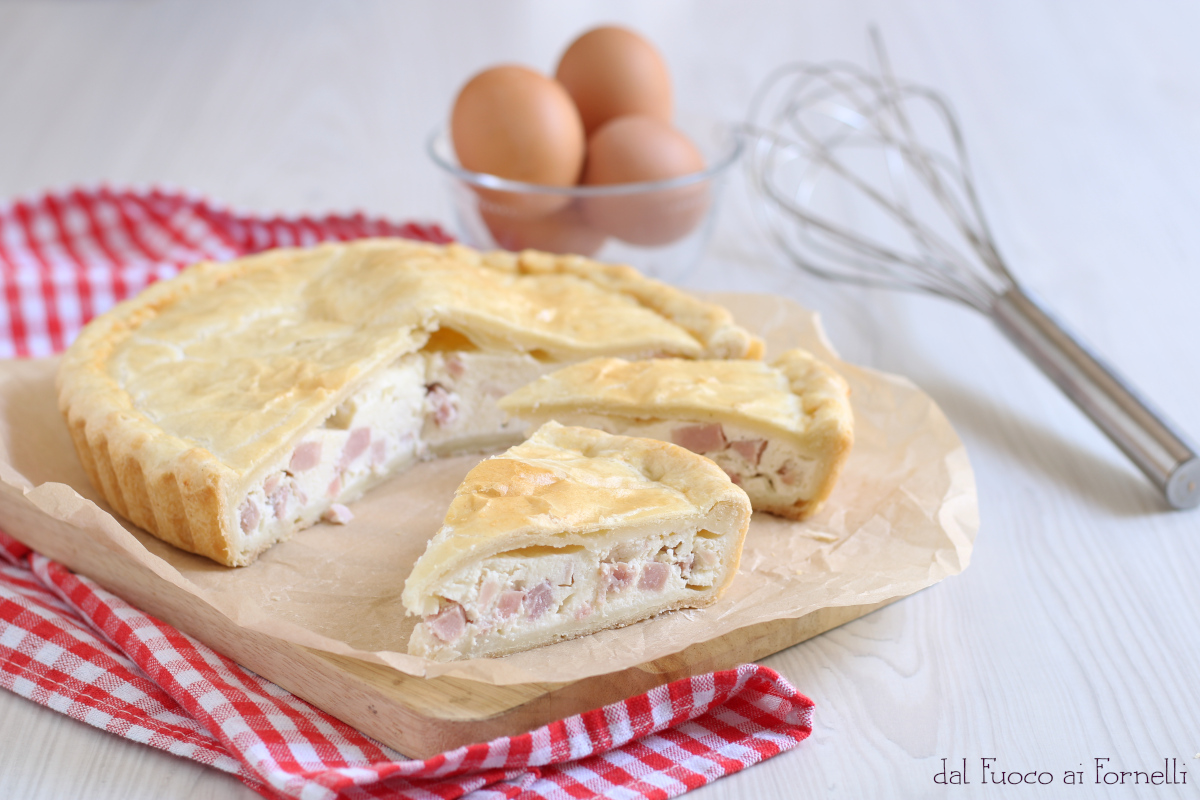 Torta salata con ricotta e prosciutto