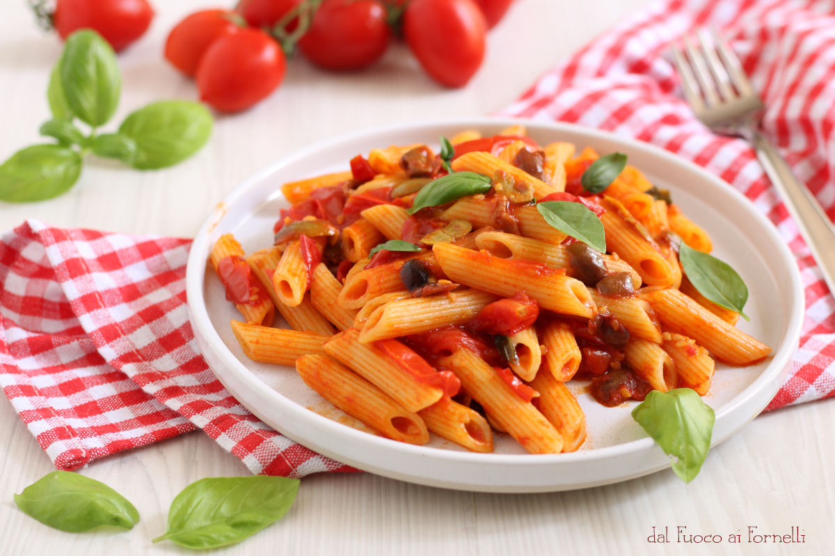 penne con pomodorini e olive taggiasche