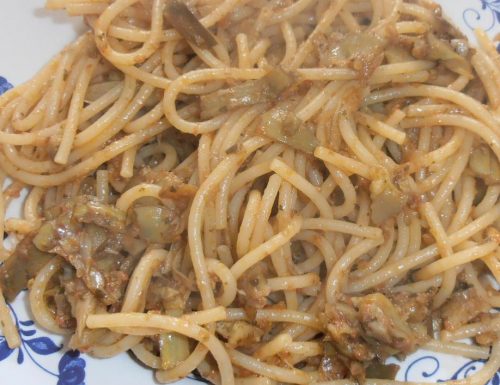 Spaghetti al sugo di carciofi