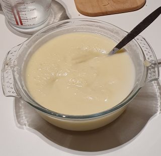 aggiunta del latte alle patate