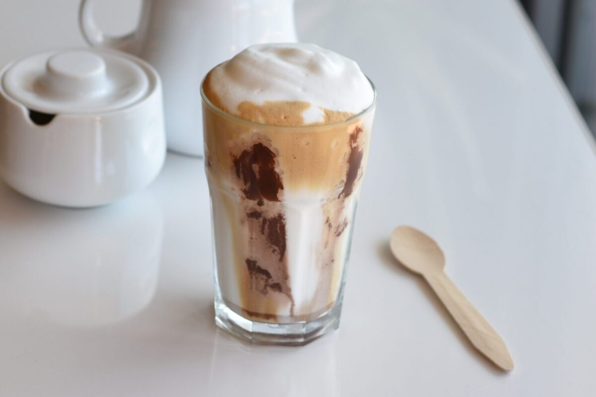 Cappucino freddo frappe pronto