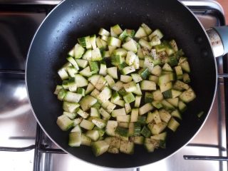 couscous polpo zucchine e pomodorini zucchine