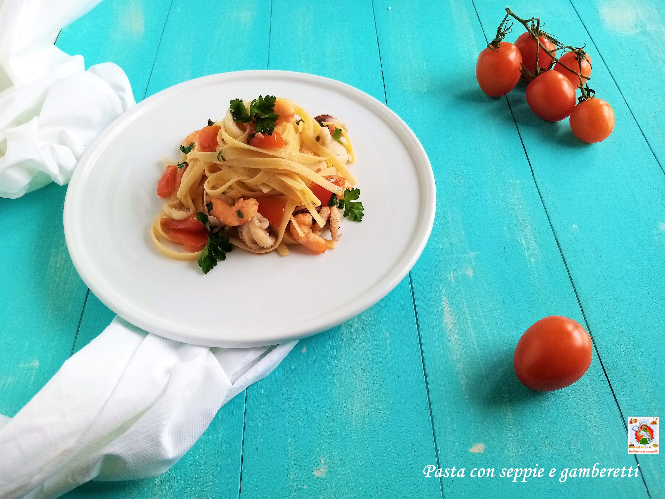 Pasta con seppie e gamberetti - Ricetta primo di mare