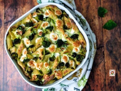 Pasta al Forno con Crema di Broccoli e Besciamella: primo saporito e cremoso, dalla invitante gratinatura dorata