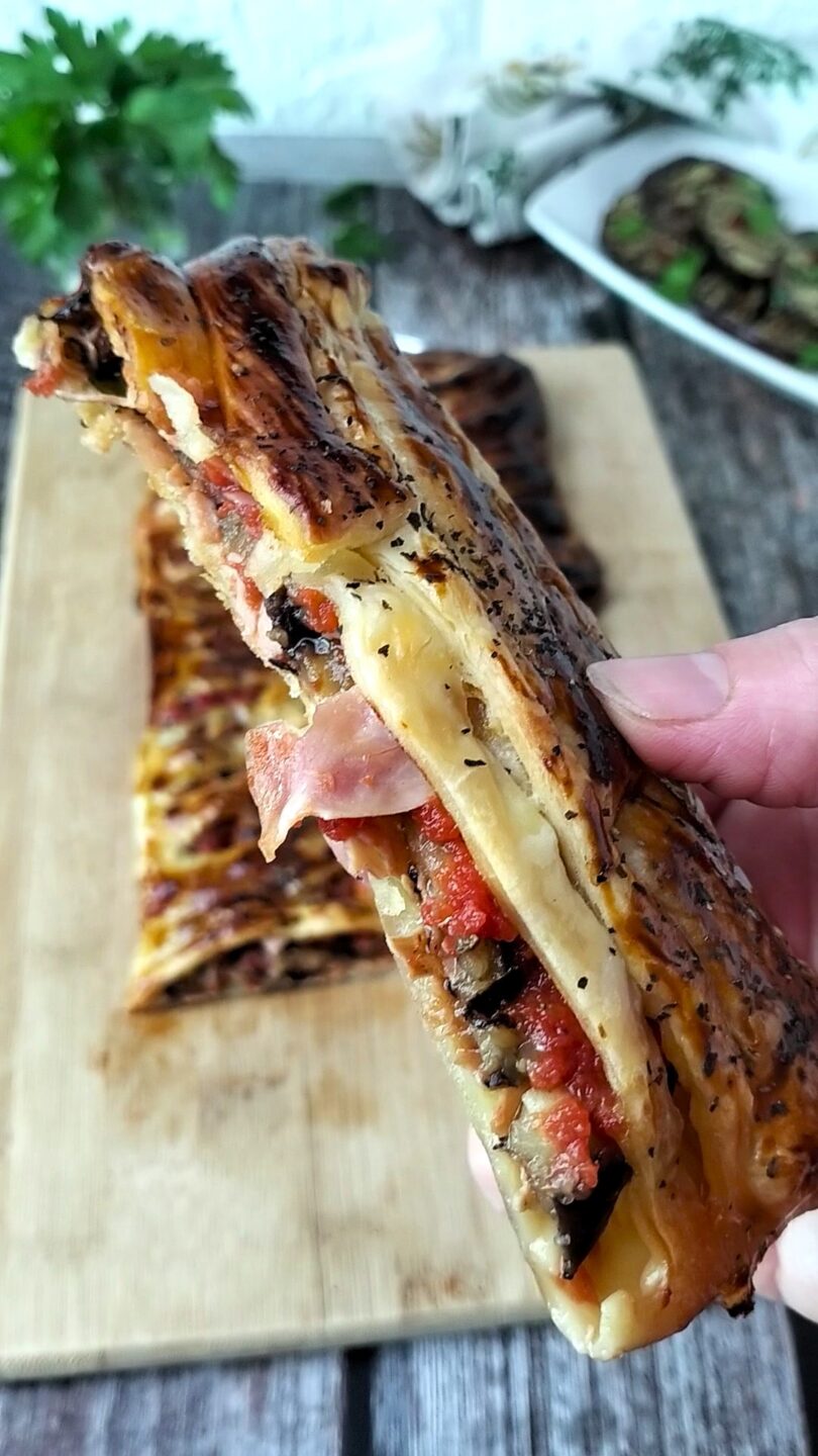 treccia-di-sfoglia-con-melanzane-e-prosciutto-fetta