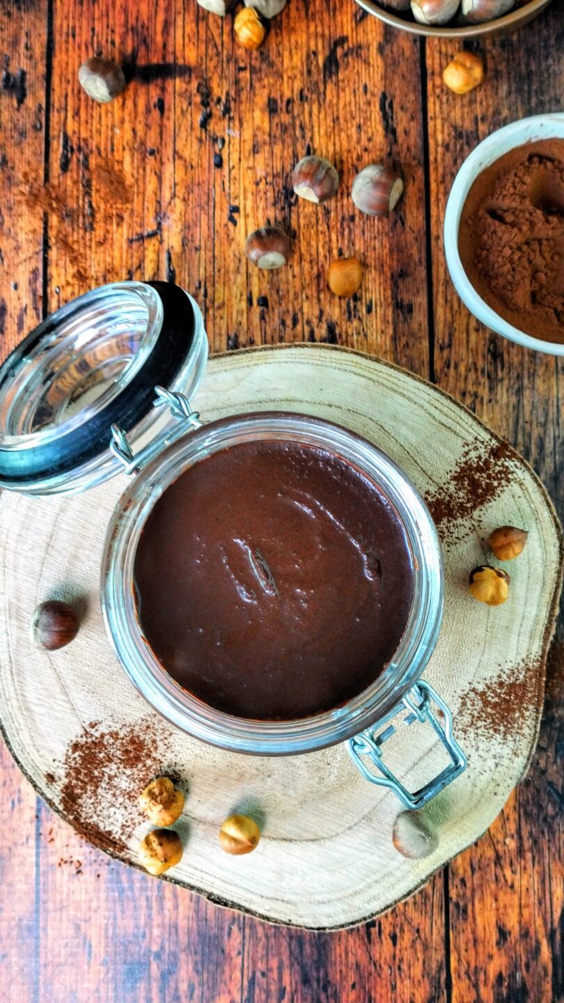 crema-spalmabile-con-cacao-e-nocciole-pronta