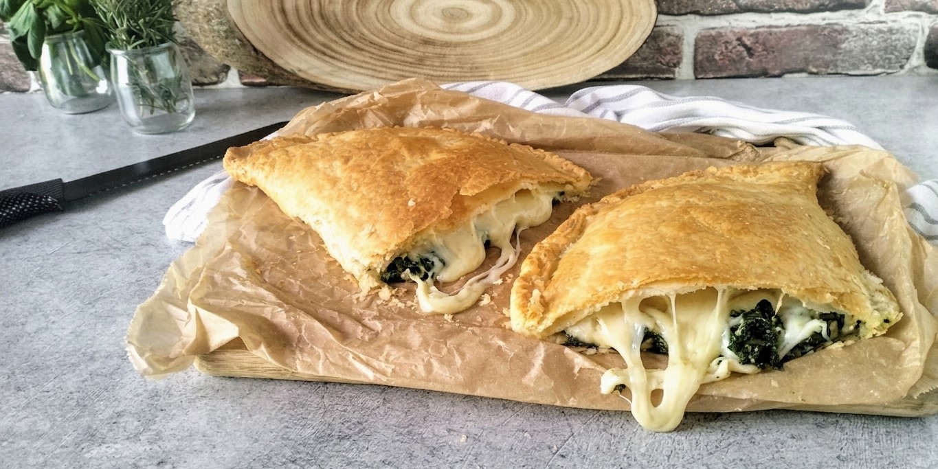 calzone-di-sfoglia-con-spinaci-e-patate-copertina-orizzontale